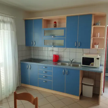 Apartament Ana Vir