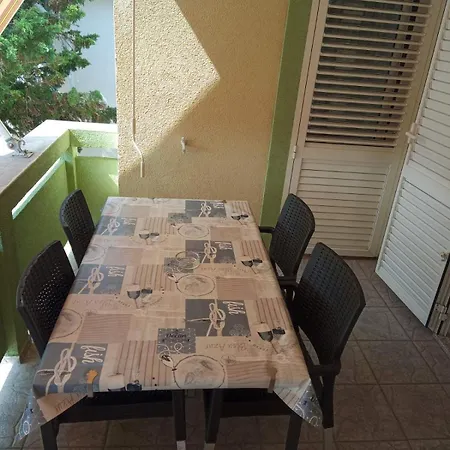Ana Apartment Vir