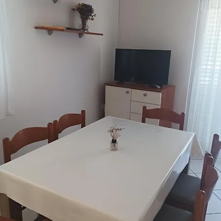 Ana Apartment *