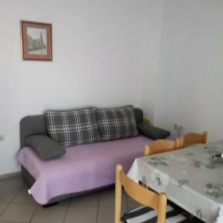 Ana Apartment Vir